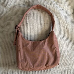 Baggu mini nylon shoulder bag in cocoa